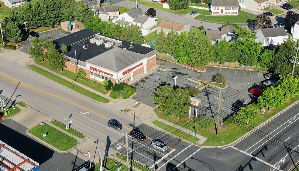 More Photos Of 2 Compass Rd, Essex Drugstore For Lease