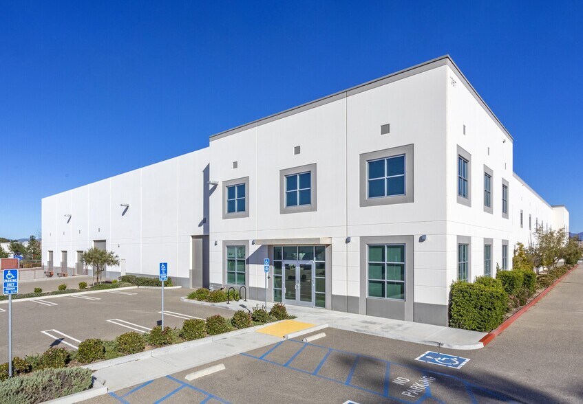 More Photos Of 1401 W Fairway Dr, Santa Maria Warehouse For Sale