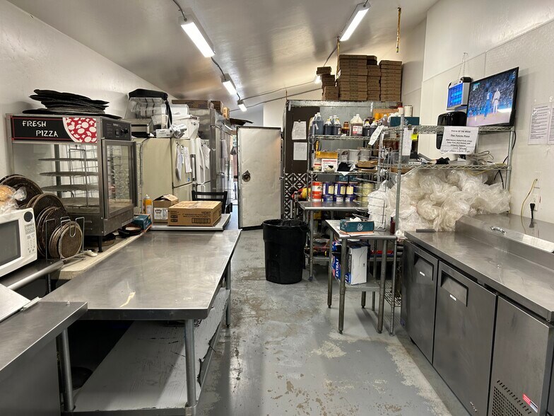 More Photos Of 645 Ace of Diamonds St, Stanley Restaurant For Lease