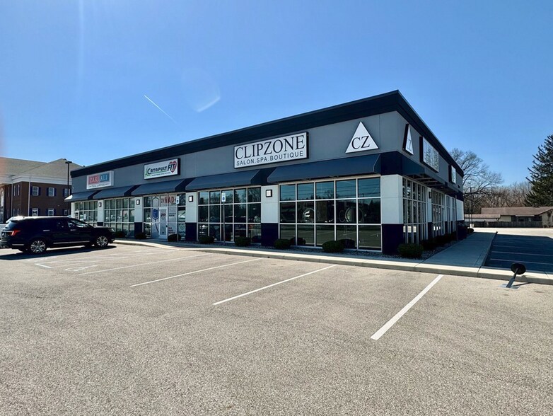 More Photos Of 3705-3719 S Scatterfield Rd, Anderson Storefront For Lease