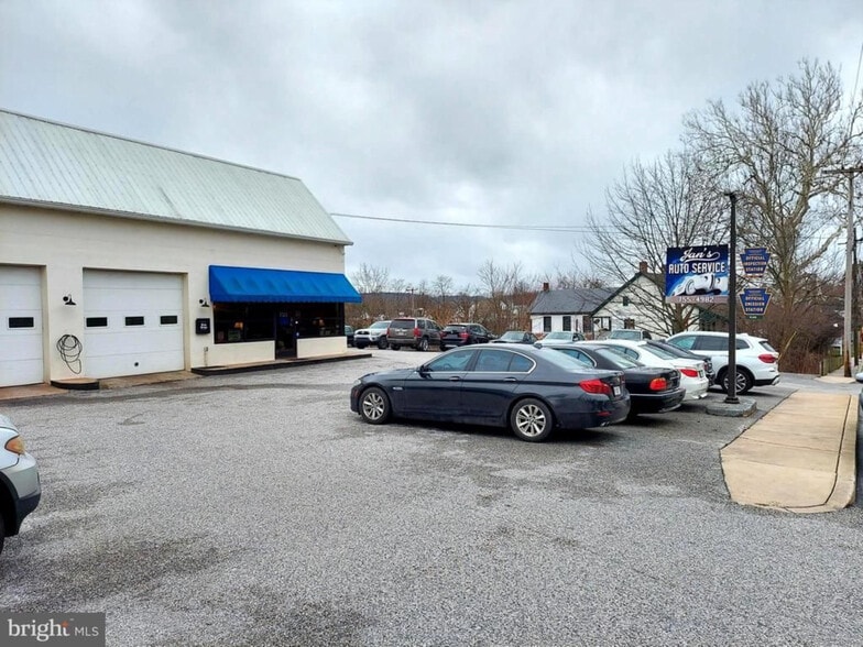 More Photos Of 120 E Market St, Hallam Auto Repair For Sale