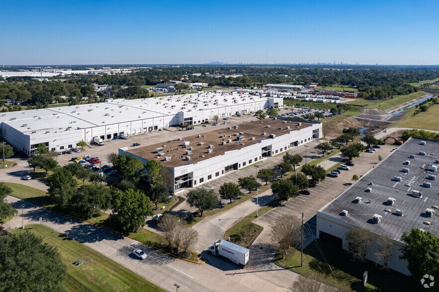 More Photos Of 8801-8872 Fallbrook Dr, Houston Unknown For Lease