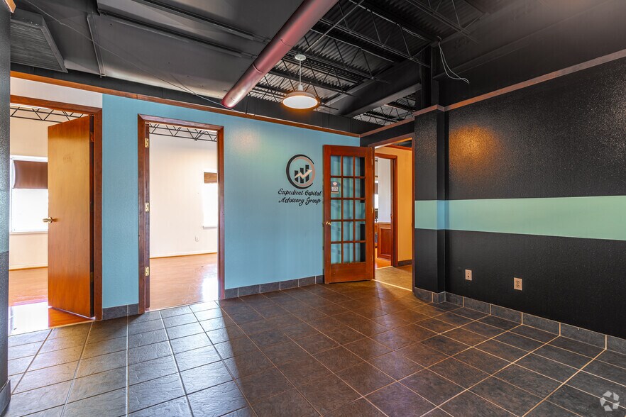 More Photos Of 2705 Swiss Ave, Dallas Loft Creative Space For Sale