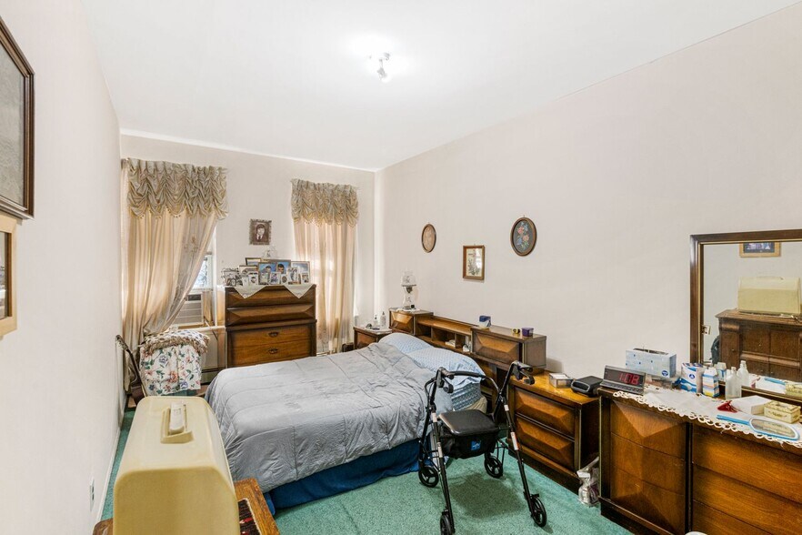 More Photos Of 12516 Jamaica Ave, Richmond Hill Apartments For Sale