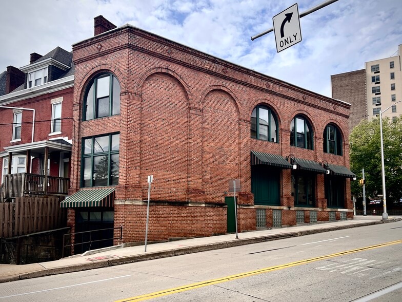 More Photos Of 372 N Craig St, Pittsburgh Loft Creative Space For Lease