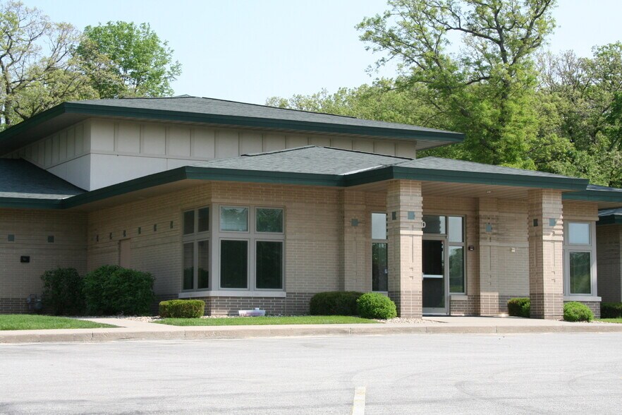 Primary Photo Of 4650 42nd St NE, Cedar Rapids Daycare Center For Sale