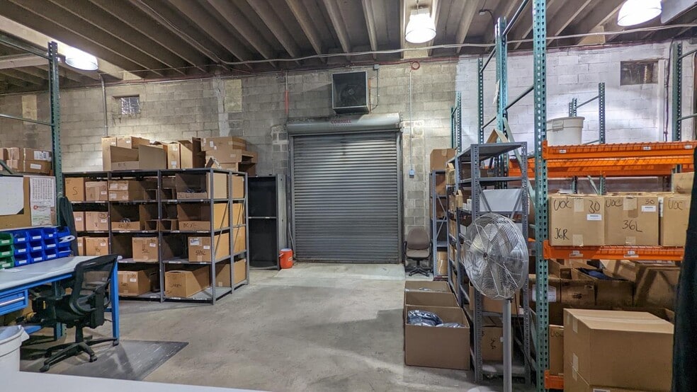 More Photos Of 426 Madison Ave, Woodbine Warehouse For Sale