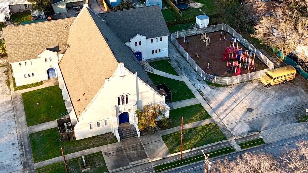 Primary Photo Of 507 E Mayfield Blvd, San Antonio Religious Facility For Sale