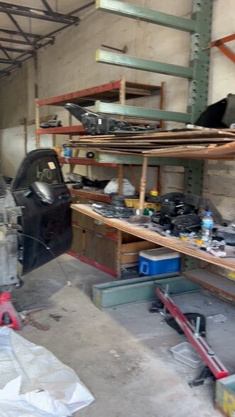 More Photos Of 1081-1083 E 23rd St, Hialeah Office For Lease