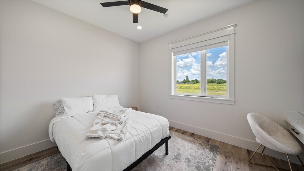 More Photos Of 2924 Ruger Dr, Royse City Service For Lease