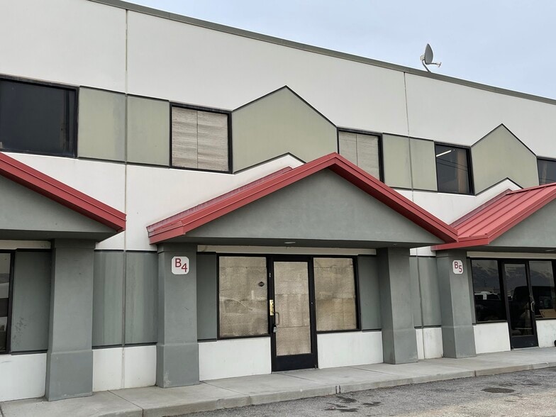More Photos Of 1745 Milestone Dr, Salt Lake City Light Distribution For Sale