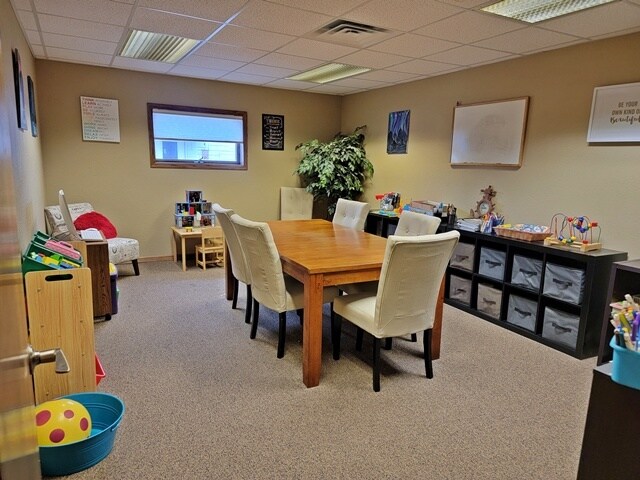 More Photos Of 1905 S Central Ave, Marshfield Office For Lease