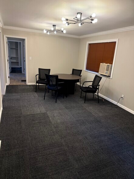 More Photos Of 1401 Thompson Cir, Gardendale Office For Sale