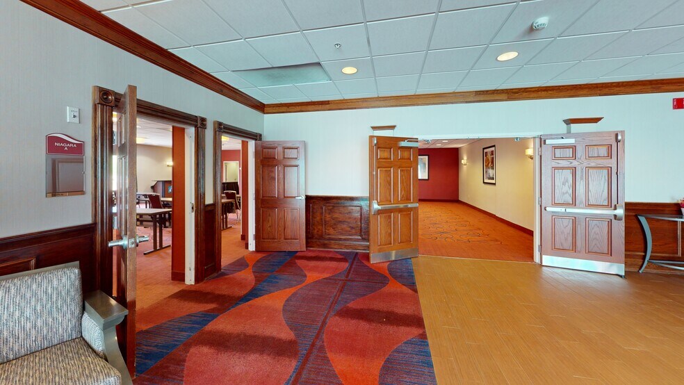 More Photos Of 21 Front St, Manchester Sports And Entertainment For Lease