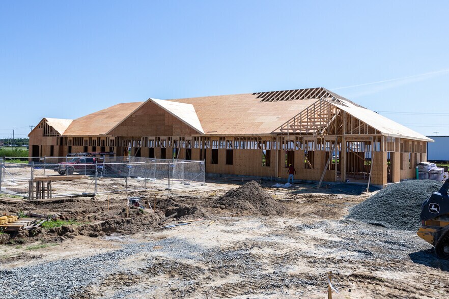 More Photos Of Fallon Ave & Jet Dr, Seaford Medical For Lease