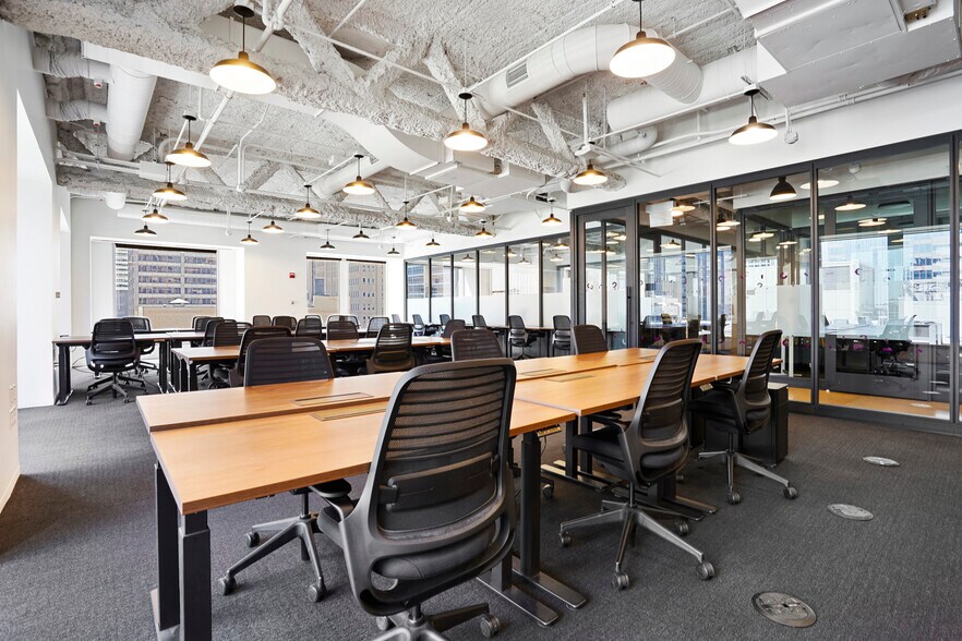 More Photos Of 227 W Monroe St, Chicago Coworking Space