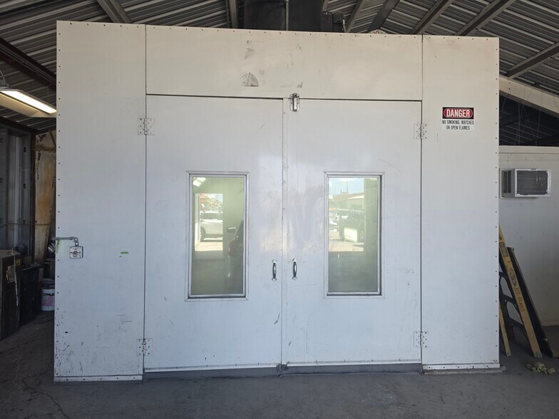 More Photos Of 2844-2850 Kaihikapu St, Honolulu Warehouse For Lease