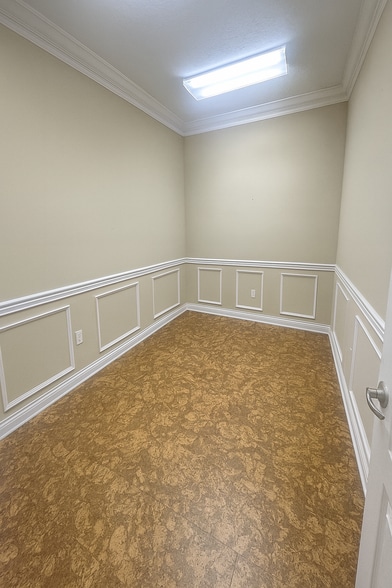 More Photos Of 4675 N Dixie Hwy, Elizabethtown Office For Lease