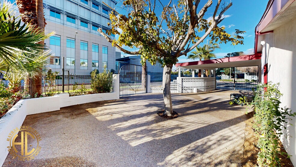 More Photos Of 401 S 6th St, Las Vegas Restaurant For Sale