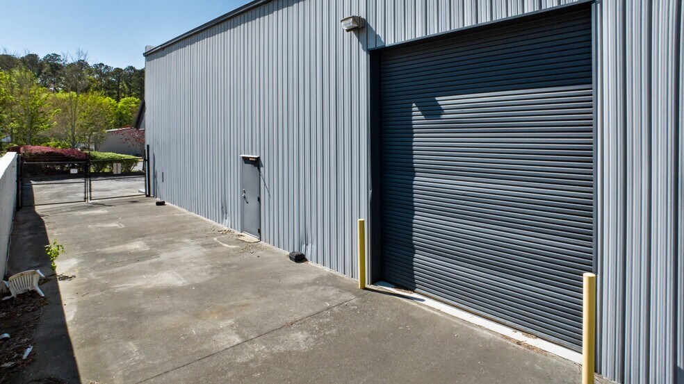 More Photos Of 3050 Matlock Dr, Kennesaw Light Manufacturing For Sale