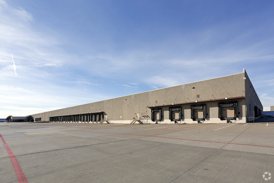 Primary Photo Of 1717 W Airfield Dr, Dfw Airport Distribution For Lease