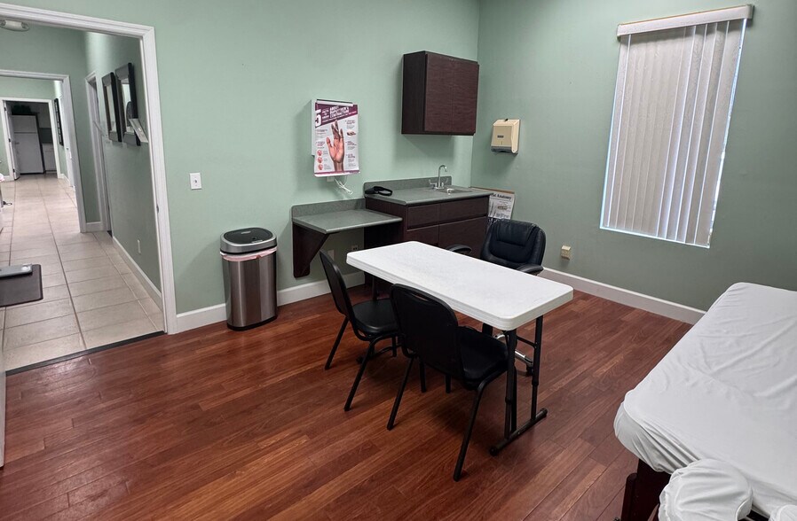 More Photos Of 17051 US Highway 441 S, Summerfield Office For Lease