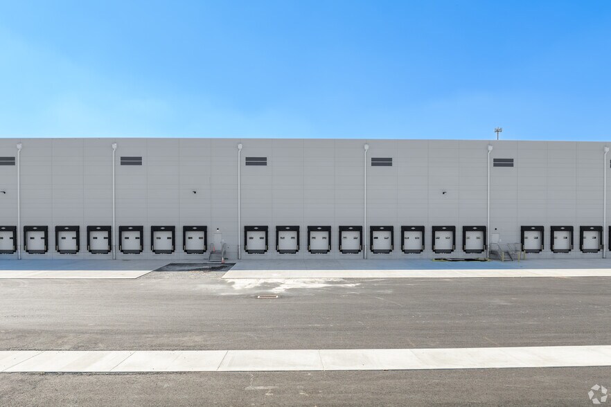 More Photos Of 1010 Heller Rd, Quakertown Warehouse For Lease