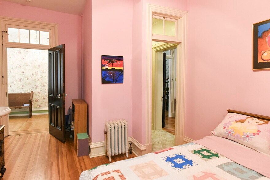 More Photos Of 827 Philadelphia Ave, Chambersburg Specialty For Sale