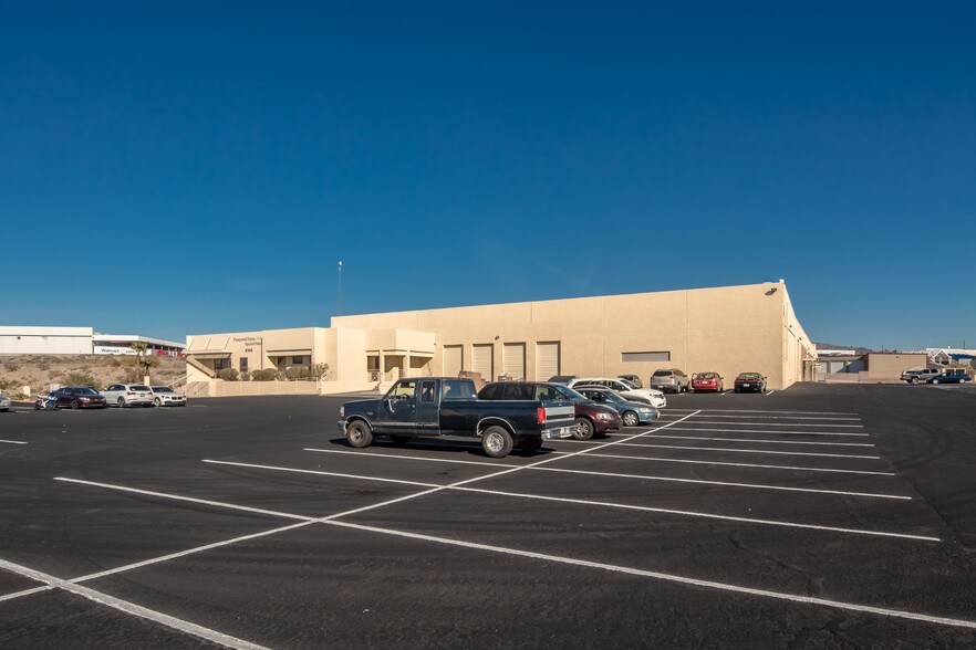 More Photos Of 2100 College Dr, Lake Havasu City Warehouse For Lease