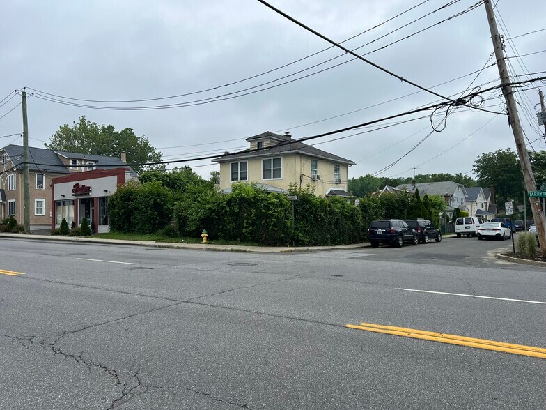 More Photos Of 512 Tarrytown Rd, White Plains Freestanding For Lease