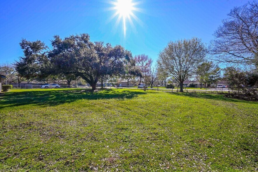 More Photos Of 18910 Carrot St, Spring Trailer Camper Park For Sale