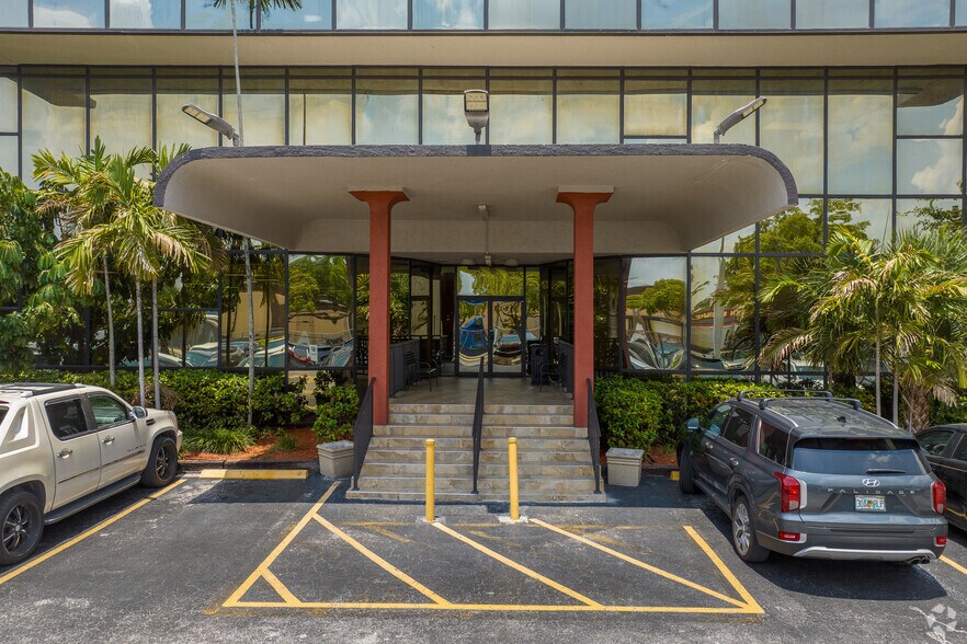 More Photos Of 5190 NW 167th St, Miami Lakes Medical For Lease
