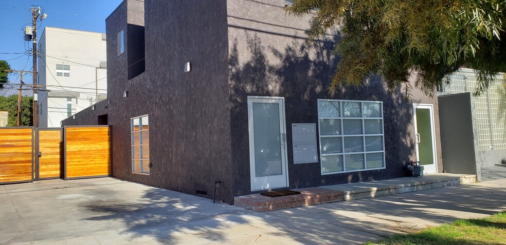 Primary Photo Of 8727 Venice Blvd, Los Angeles Loft Creative Space For Lease