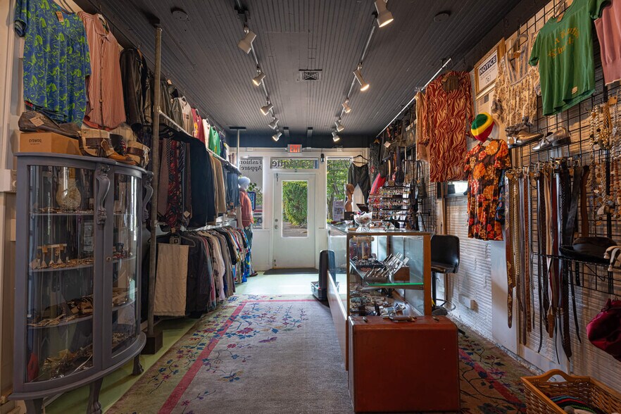 More Photos Of 136-138 Dayton St, Yellow Springs Storefront For Sale