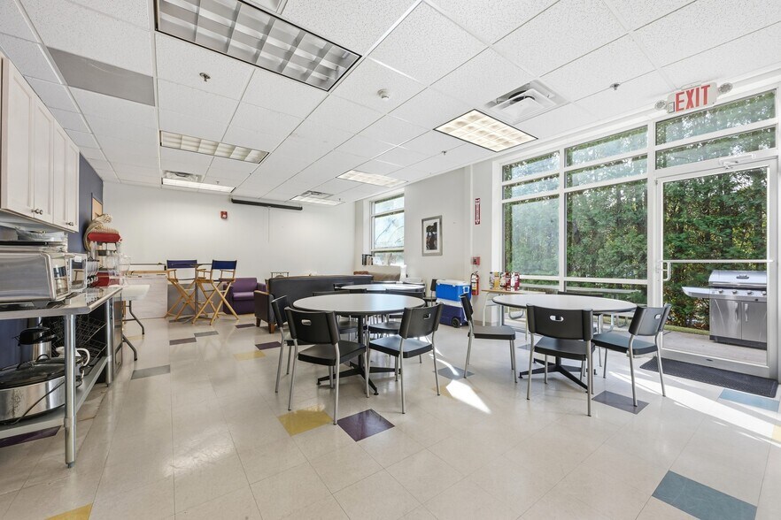 More Photos Of 38 Plains Rd, Essex Light Manufacturing For Lease