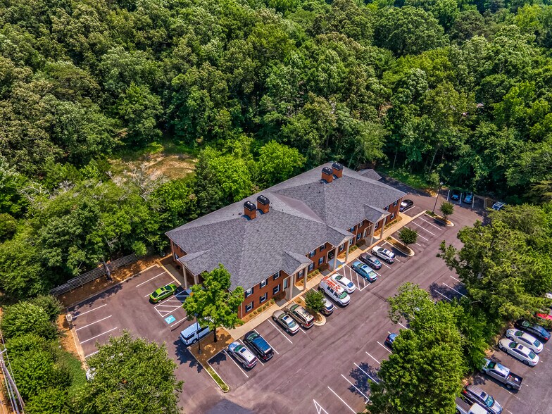 More Photos Of 425 E Crossville Rd, Roswell Office For Sale