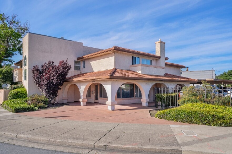 Primary Photo Of 2001 Broadway, San Pablo Apartments For Sale