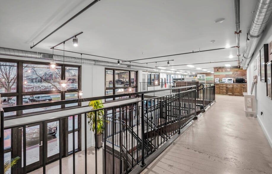 More Photos Of 810 N Lilac Dr, Golden Valley Loft Creative Space For Sale