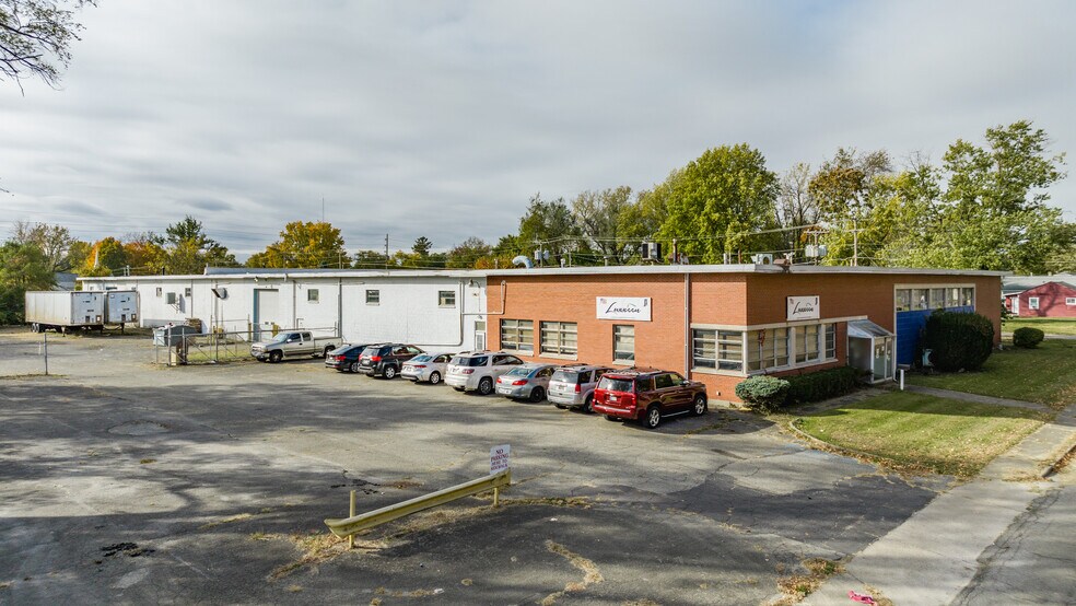 More Photos Of 1825 W 18th St, Anderson Warehouse For Sale