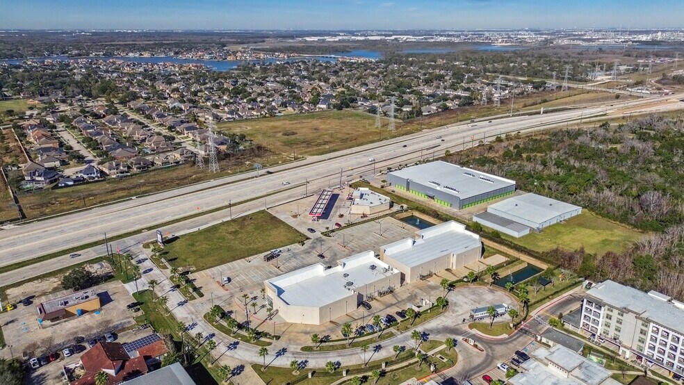 More Photos Of 3300 Bayport Blvd, Seabrook Storefront For Lease