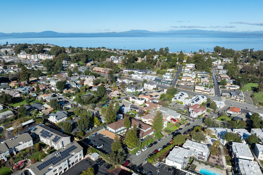 More Photos Of 900 Alvarez Ave, Pinole Apartments For Sale
