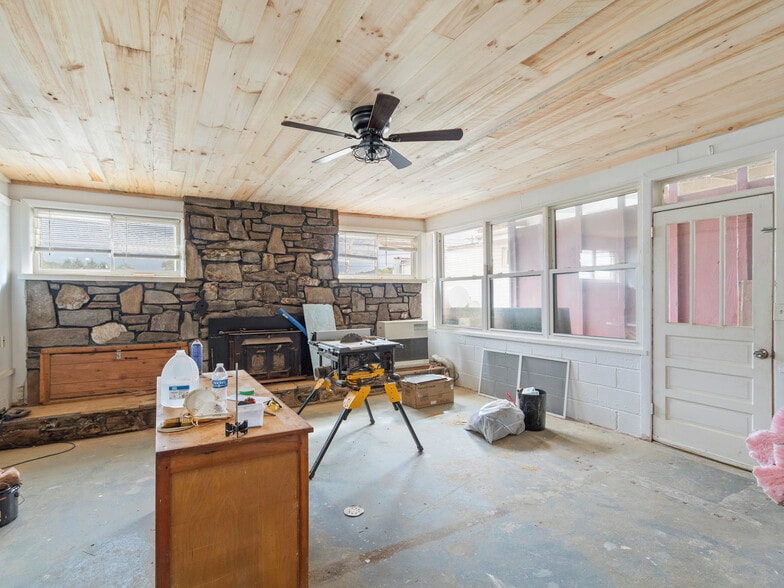 More Photos Of 505 E Main St, Burnsville Apartments For Sale