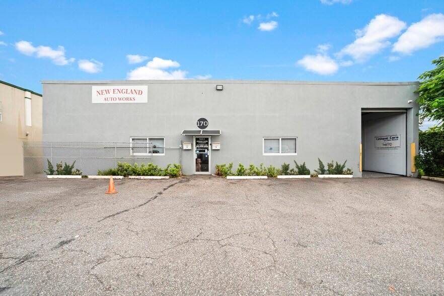 More Photos Of 170 NW 16th St, Boca Raton Warehouse For Sale