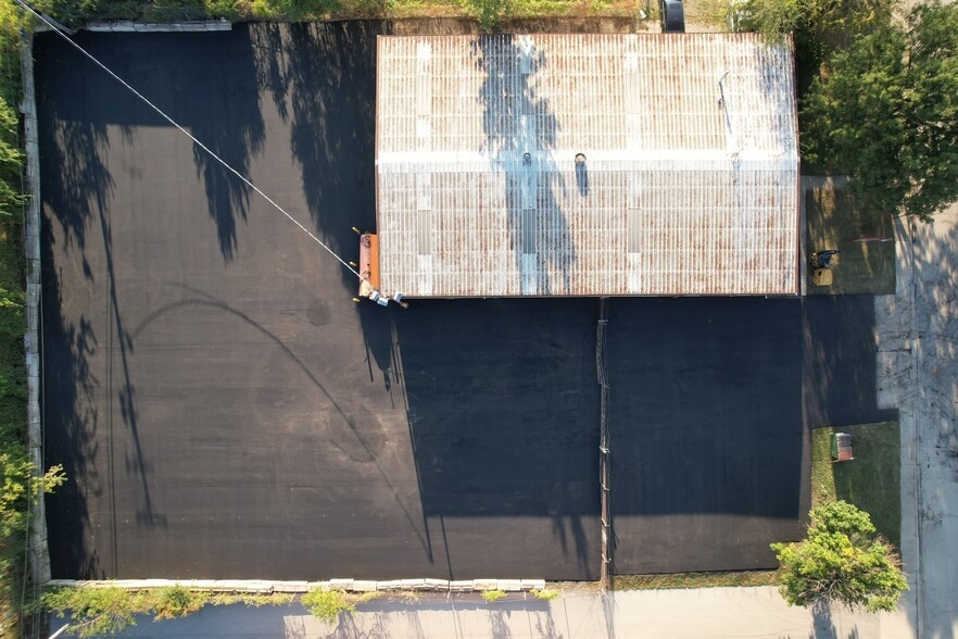 More Photos Of 2425 Pan Am Blvd, Elk Grove Village Warehouse For Sale