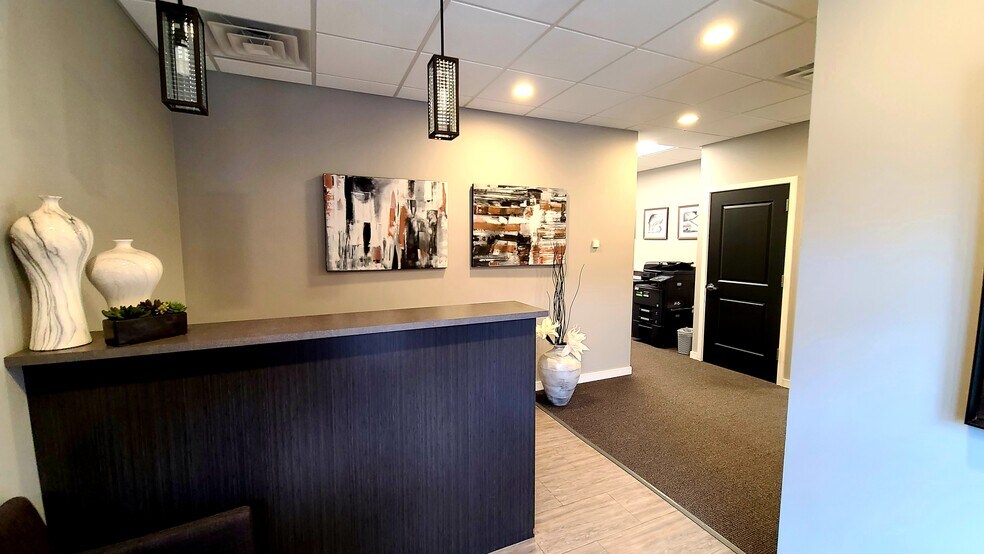 More Photos Of 8600 Executive Woods Dr, Lincoln Office Residential For Lease