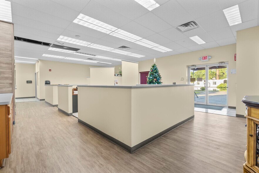 More Photos Of 80 Wampus Ln, Milford Warehouse For Lease