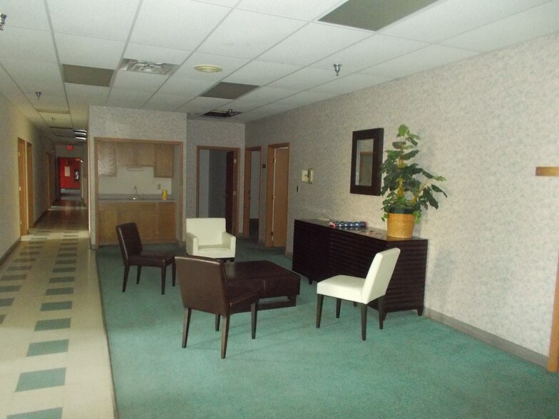 More Photos Of 3095 Kenskill Ave, Washington Court House Distribution For Lease