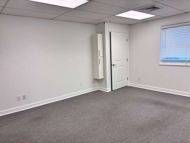More Photos Of 751 Rockville Pike, Rockville Medical For Sale