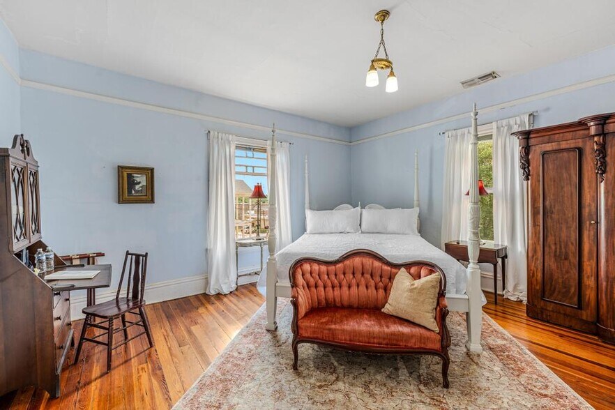 More Photos Of 252 Seavy St, Senoia Hospitality For Sale