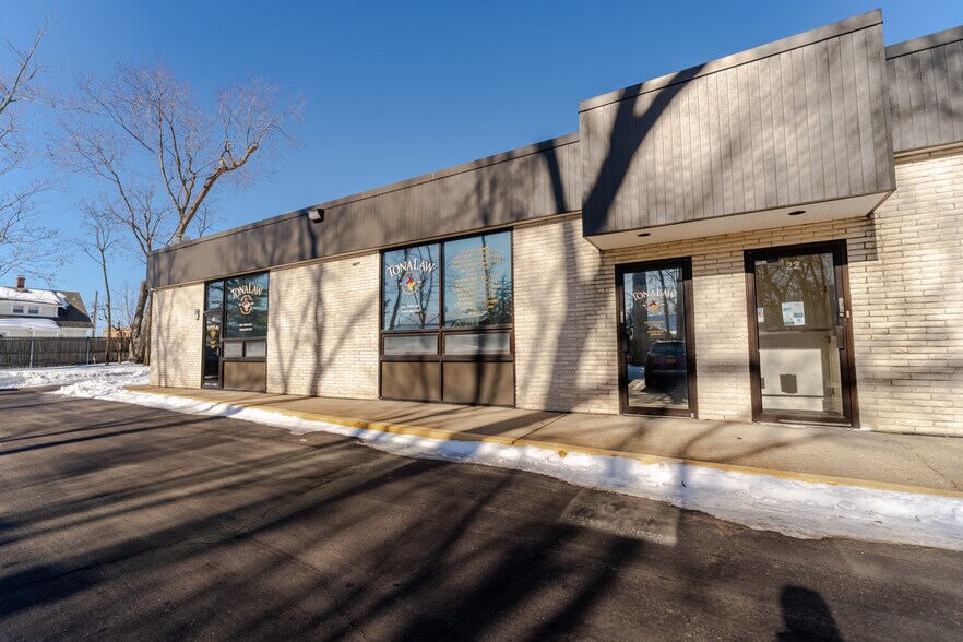 Primary Photo Of 152 Islip Ave, Islip Medical For Lease